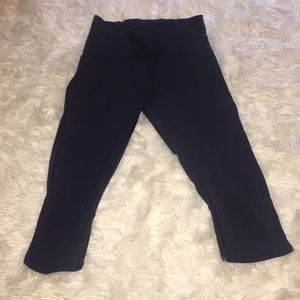 Lulu lemon navy crop leggings